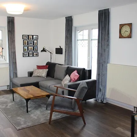 Apartment Am Frauenberg - Ruhige Lage - Terrasse - Blick Ins Tal - Carport Mit Wallbox - Self-Check-In - Schnelles Wlan Bad Hersfeld