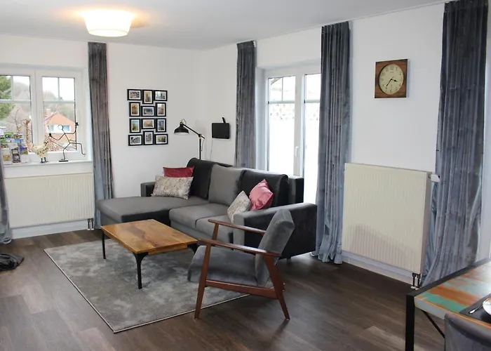 Apartment Am Frauenberg - Ruhige Lage - Terrasse - Blick Ins Tal - Carport Mit Wallbox - Self-Check-In - Schnelles Wlan Bad Hersfeld