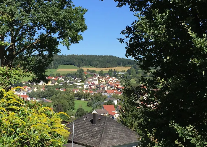 Apartment Am Frauenberg - Ruhige Lage - Terrasse - Blick Ins Tal - Carport Mit Wallbox - Self-Check-In - Schnelles Wlan Apartmán Bad Hersfeld